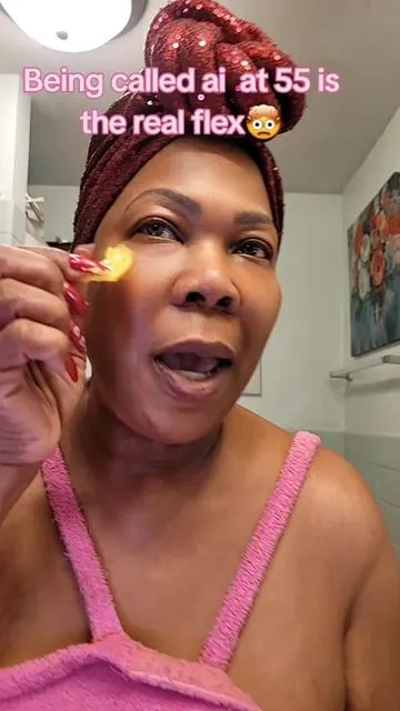 Apparently I am AI now because my skin looks smooth. No edits no filters just retinol collagen peptides working together. Mature skin can be firm radiant and supported when you stop layering random products. This is the trio I use.@SUNGBOON EDITOR #AISkin  #tiktokshopstockup  #MatureSkinCare  #FirmSkin  #SkincareBundle 