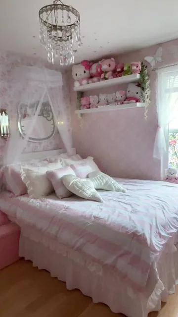 ꒰ ˃̶̤́ ꒳ ˂̶̤̀ ꒱ feels like I’m sleeping on clouds ♡ @LIVN CO #comforter #comforterset #bed #bedroom #blanket 