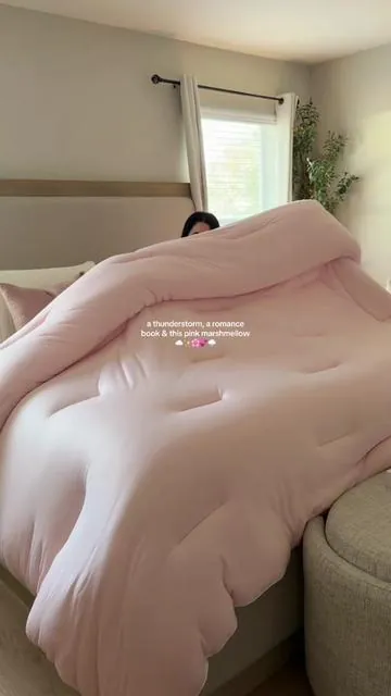 idk how I’m suppose to be productive 😴 double-stuffed milky pink marshmellow comforter is worth the hype  ☁️☁️💕🌸 #mellowsleep #marshmellowcomforter #sleeptok #comforter #bedding @Mellow Sleep 