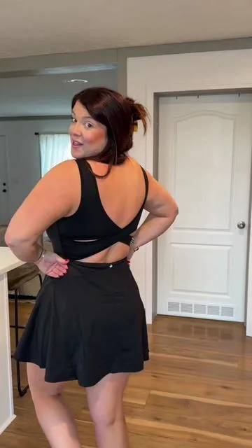 Give em anything @Halara  #halara #halaradress #athleticdress #easyaccess #tummycontrol 