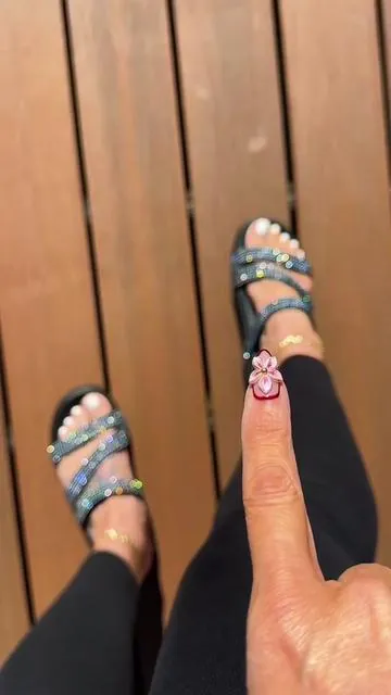 💎 Crocs Getaway Strappy Gem Sandals 💎 are absolutely stunning… These Crocs Getaway Gems are the bling sandals by @Crocs #crocs #bling #sandals #sandalsforwomen #tiktokshopstockup 