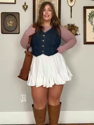 Available in sizes XXS-4X!! @ciderusa #curvyfashion #plussizefashion #denimvest #vestoutfit #midsizefashion 