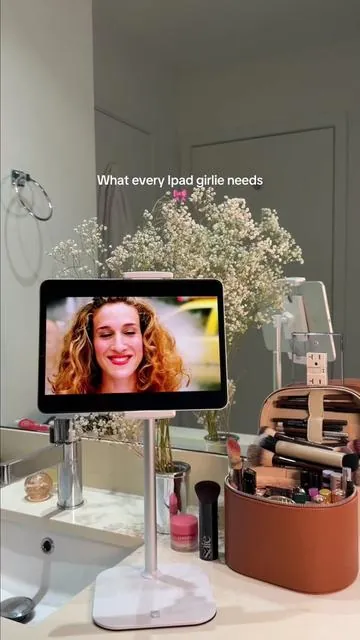 Must-have💘 #ipadstand #ipadholder #ipadaccessories #travelessentials #girlythings 