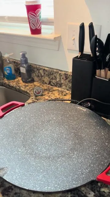 Breakfast for them kids 🥞 