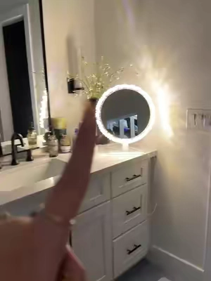 I mean I don't blame them she's gorgeous 😭😭 #vanitymirror #mirror #bathroommirror #tiktokmademebuyit #hometok 