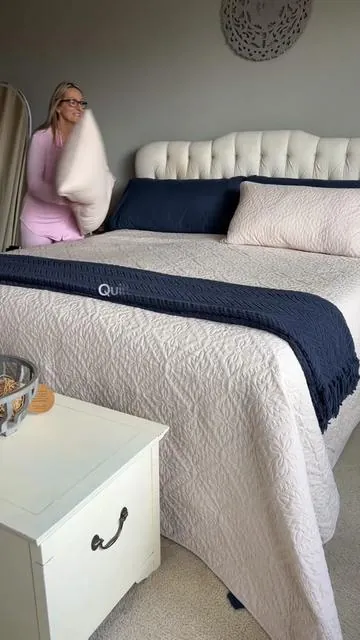 A quilt that keeps you cool without sacrificing cozy. @Exclusivo Mezcla #quilt #bedroommakeover #tiktokshopcreatorpicks #tiktokshopstockup #TikTokShopSpringGlowUp 