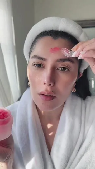 Lift. Tighten. Infuse. 💆🏻‍♀️✨ #inia #BeautyDevice #Microcurrent #FirmingCare #SkincareTech 