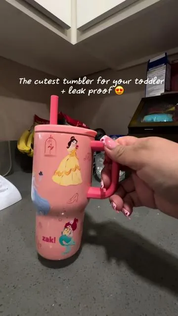 #toddler #tumblers #zakdesigns #toddlermusthaves #disneytumblers 