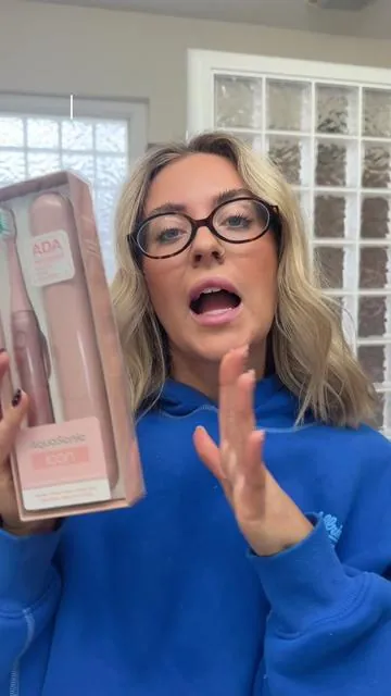 UNDER $20 & FREE SHIPPING!!! 😍🦷 #electrictoothbrush #toothbrush #rdh #dentalhygienist #tiktokshopfinds 