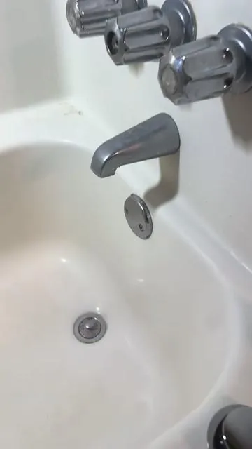 #homeimprovements #bathroom #bathroomhacks #bathtub 