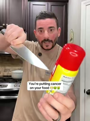 Non-aerosol olive oil dispenser perfect for air frying, grilling, salads, and meal prep. Control your oil, reduce waste, and cook smarter. #oliveoildispenser #kitchengadgets #tiktokshopcreatorpicks#CapCut 