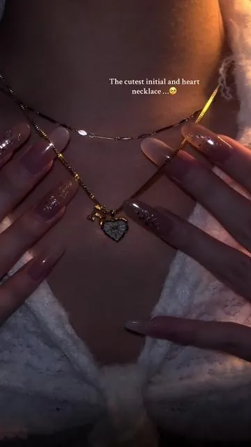 sooooo beautiful 🥹#girlfriend #loveyou #initialnecklace #boyfriends #heart 
