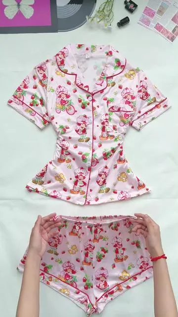 Strawberry Shortcake vibes all day 🍰🍓💖  #strawberryshortcake #pajama #spotlightfinds #tiktokmademebuyit #tiktokshopcreatorpicks 