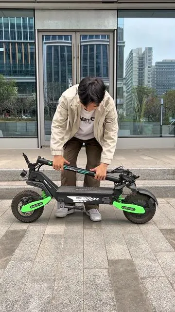 GT06 Scooter: The Ultimate Ride for Thrill - Seekers#eoeotwo #usa #escooter #scooter #scooters 
