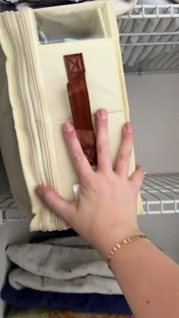 Eight foldable linen organizers = the closet reset you’ve been meaning to do. ✨ If your sheets are falling over, pillowcases are missing, and your linen closet stresses you out every time you open it… this fixes that. They fold flat when you don’t need them, stack neatly when you do, and keep every sheet set contained and easy to grab. No more messy piles. No more digging. Just clean, calm, organized shelves.#organizedhome #organization #bedding #organizewithme #sheets 