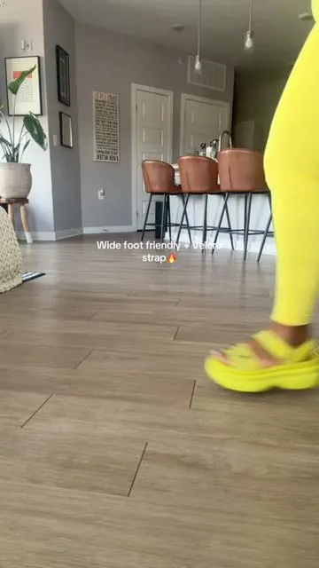 Citrus Soho Platforms 🍋 Wide foot friendly. Adjustable Velcro strap. So comfortable. Linked 🔥  #tiktokshopcreatorpicks #tiktokshopspringglowup #crocs #widefootfriendly #platformsandals 