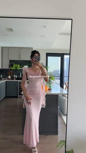 Wearing an xs in pink / 5’6” / 125 lbs 🌷🪞🦢 #springdress #goddessdress #weddingguestdress #ruffledress 
