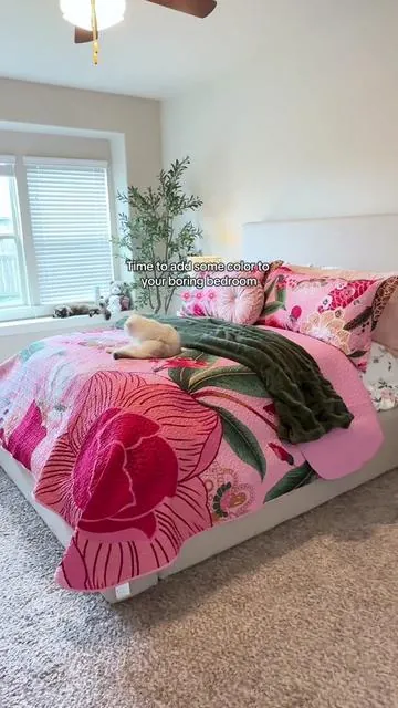 The Boho Floral Bedding turns a boring room into a bright, cozy vibe in minutes #BohoBedding #FloralQuilt #BedroomDecor #CozyHome #roomrefresh 
