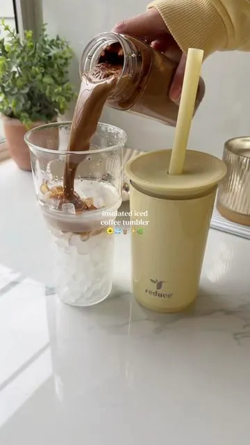 the perfect iced coffee cup 🌼 #insulatedtumbler #icedcoffeecup #glasscoffeecup #insulatedcoffeecup  @Reduce 