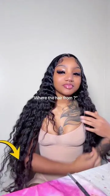 in loveee if yk I love a middle part & it’s black hairrr😍😍😍 #fypシ゚ #chazshe #hairtok #wlw #wiginfluencer 