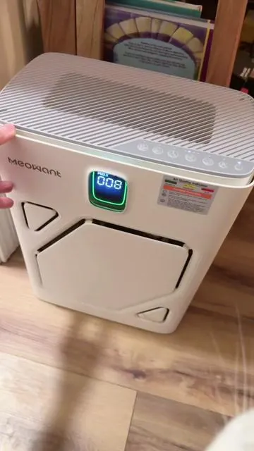 If you have pets you need a good quality air purifier! 💯 This one from @meowant.us is such a good quality & saves us money with washable filters! #airpurifier #petparent #cleanair #pethair #pethairremoval 