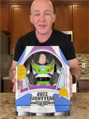 Buzz Lightyear talking action figure from the Disney store #buzzlightyear #disneystore #disneytoys #kidstoys #tiktokshopcreatorpicks 