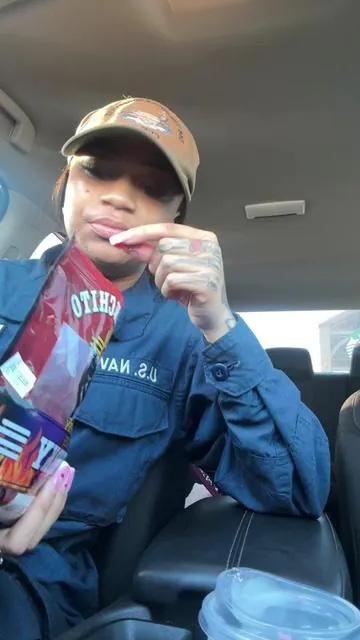 I’m still munching as I type these are so good go shopppp #jerky @El Ranchito Jerky 
