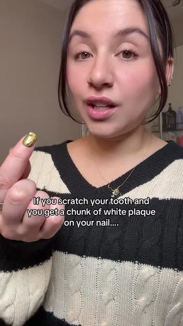 If you have a lot of plaque and your gums bleed this mouth rinse could help #gingivitis #bleedinggums #oralhealth #dentalhygienist #tiktokshopcreatorpicks 