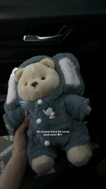 The quality, the softness, the tiny details… I’m obsessed 🥹💙 #plush #plushies #girlmom #teddybear #collectibles 