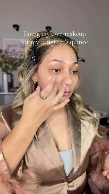 The fact that I had no look planned out, and just went with the flow 💖 😗 Wearing my 24 inch @GooGoohair_official tape in extensions.. linked in the orange cart 🛒  #grwm #quincemakeup #motherofthequinceñera #quinceaneramakeup #getreadywithme 