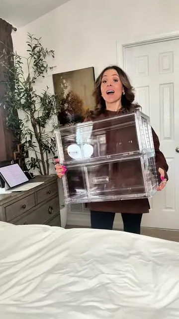 If organizing never lasts for you, it’s probably not your fault… it’s your storage system. 🙃 I found the laziest way to keep my house organized and it actually works. I switched to the VTopMart Clear Stackable Storage Drawer 5 pack and this has made everything so much easier. The 5 pack comes with 2 large drawers and 3 smaller storage boxes. They’re thick, sturdy, stackable, non-slip, and way better quality than the cheap plastic bins that bend and crack. Because they’re clear, I can see everything instantly. No more digging. No more unstacking bins. No more rebuying things I already have. I’m using these for: • Under bed storage for blankets and seasonal clothes • Closet organization for shoes, leggings, and handbags • Bathroom storage for skincare and hair products • Linen closet organization • Small space organization and decluttering If you want your house to stay organized without constant effort, this is the lazy girl organization hack that makes it easy. They just restocked the 5 pack and it keeps selling out.  #tiktokshopstockup #tiktokshopcreatorspicks  	•	#L#LazyGirlOrganization•	#H#HomeOrganization•	#OrganizationHacks 