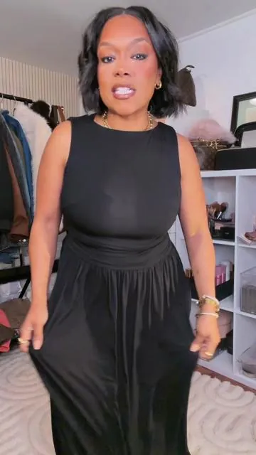 The perfect long black dress!! Especially my midsized girlies 🤌🏾🫶🏾