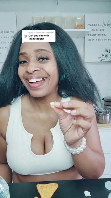 Replying to @clipztv718  Yesss I eat with mine! Heat - Moldable Thermoplastic TEMPORARY teeth. 