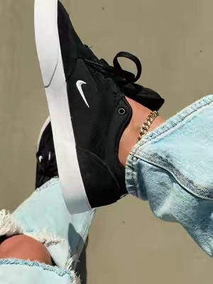 #nike #nikesb #casualshoes #blacksneakers #sneakers 