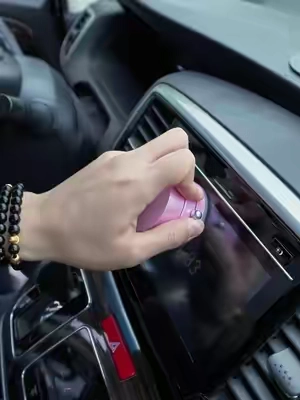 Ive tried a lot of car phone mounts, and this one is definitely the best!! 🔥🔥🔥#PhoneMount #PhoneMount #CarMount #PhoneHolder #TikTokHolidayHaul