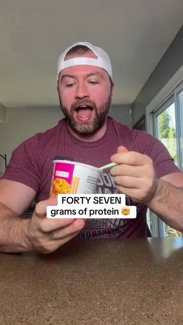 This high protein gluten free keto friendly Mac and cheese from legendary is absolutely insane #highprotein #macandcheese #glutenfree #legendary 