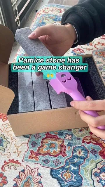 #CleaningHacks #PumiceBrush #CleaningMotivation #BathroomHack #lovemyhome 