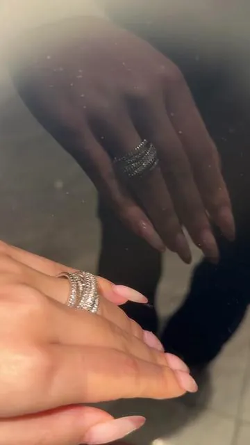 Oh I just can’t get over it🥹💍 #925silverjewelry #sterlingsilverjewelry #sparklingrings #tarnishfreejewelry #jjchic 