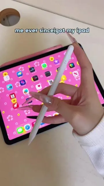 A PINK APPLE PENCIL??!! #paperless #ipadpro #techhack #pink #tiktokshopstockup 