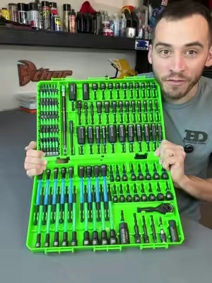 Magnetic nut driver set that’s impact rated! 😃👍🏻👍🏻 #tools #mechanic #garage #automotive #DIY  