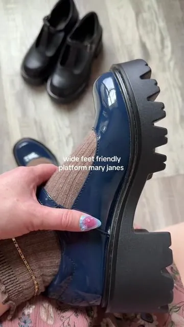 My favorite chunky platform Mary Jane's! ✨ ON SALE & FREE SHIPPING. *gifted sample* #dreampairs #maryjanes #maryjaneshoes #platformshoes #springshoes 