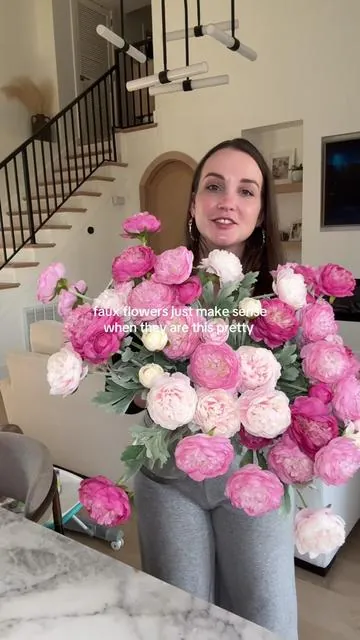 the prettiest faux flowers ever! #fauxflowers #fakeflowers #peonies #realisticflowers #springdecor 