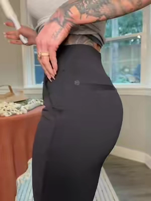 Best business casual pants I’ve found yet 
#womensclothing #businesscasualoutfitideas #yogapants 