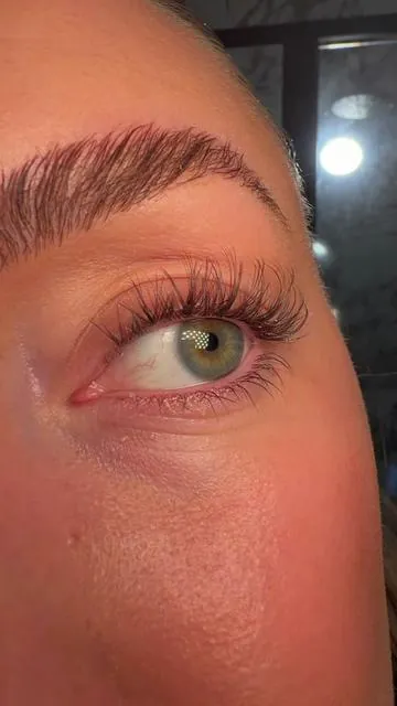 Been waiting for this!!! My bestselling most viral lash kit now comes in brown ahhh🤎🤩 @Maxcomfi  #lashclusters #clusterlashes #lashtutorial #lashextensions #diylashextensions 