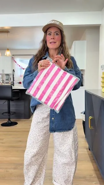 93% cotton striped pants! Such cute, very cropped so keep that in mind! #croppedpants #dopaminesdressing #springstyleinspo #springoutfit 