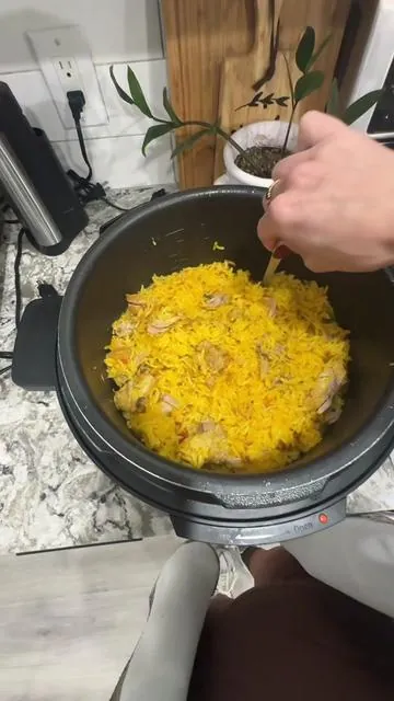 Food lovers ☺️@hazloporti25 @thepawk #cooking#foodlovers#cosori #presurecooker #food