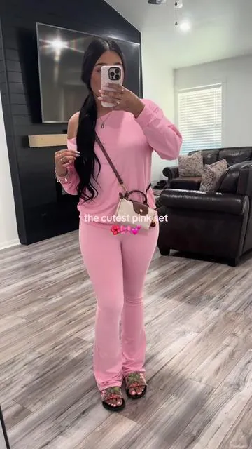 pink set🎀@TikTok Shop Official @Longchamp @Gucci #foryourpage #xyzbca #girls #twopieceset #pink 