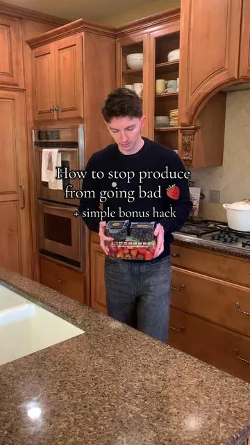 Waste way less food & money! How to keep your produce actually fresh 🍓🫐! #fruitstorage #producestorage #freshfruit #fridgeorganization #freshproduce 