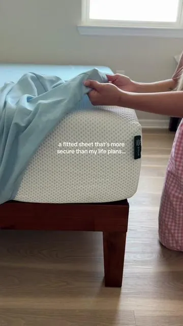 sheets that stretch to the floor? 🤯 so perfectly fitted — you’ll wonder how you ever survived without them ✨ #bedding #deeppocketsheets #sheets #bedroom #fyp 