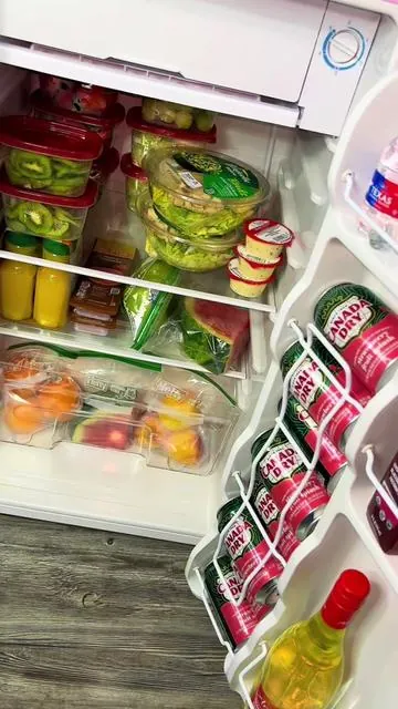 Mini fridge from @upstreman! 🤩😍 I didn’t know how bad I needed this until now! 🤭 1000/10! #minifridge #minifridgerestock #upstremanminifridge #fridgerestock #fridgeorganization 